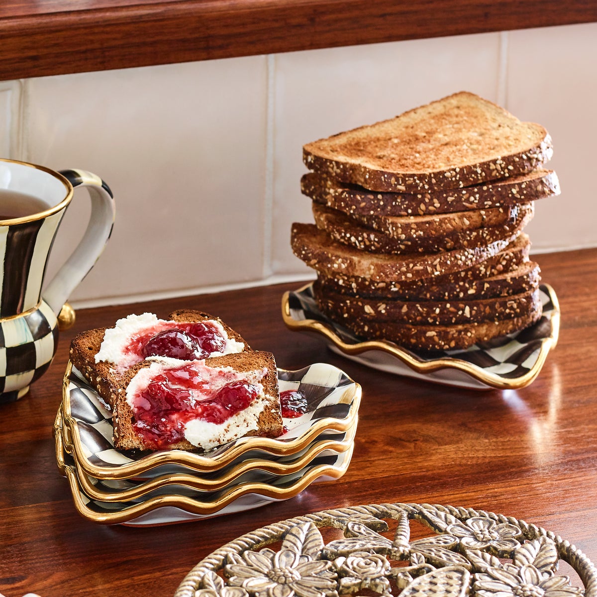 Courtly Check Fluted Heart Plate - Image 3