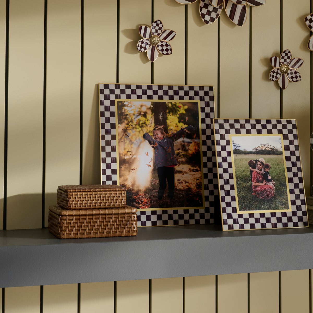 Courtly Check 8" x 10" Glass Frame - Image 6