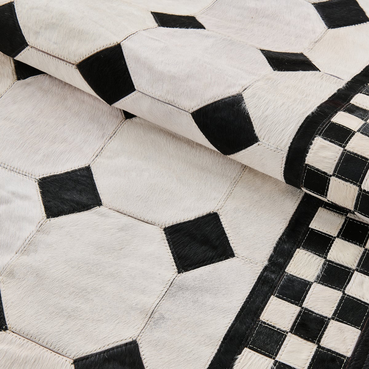 White Tile Hair on Hide 5' x 8' Rug - Image 3