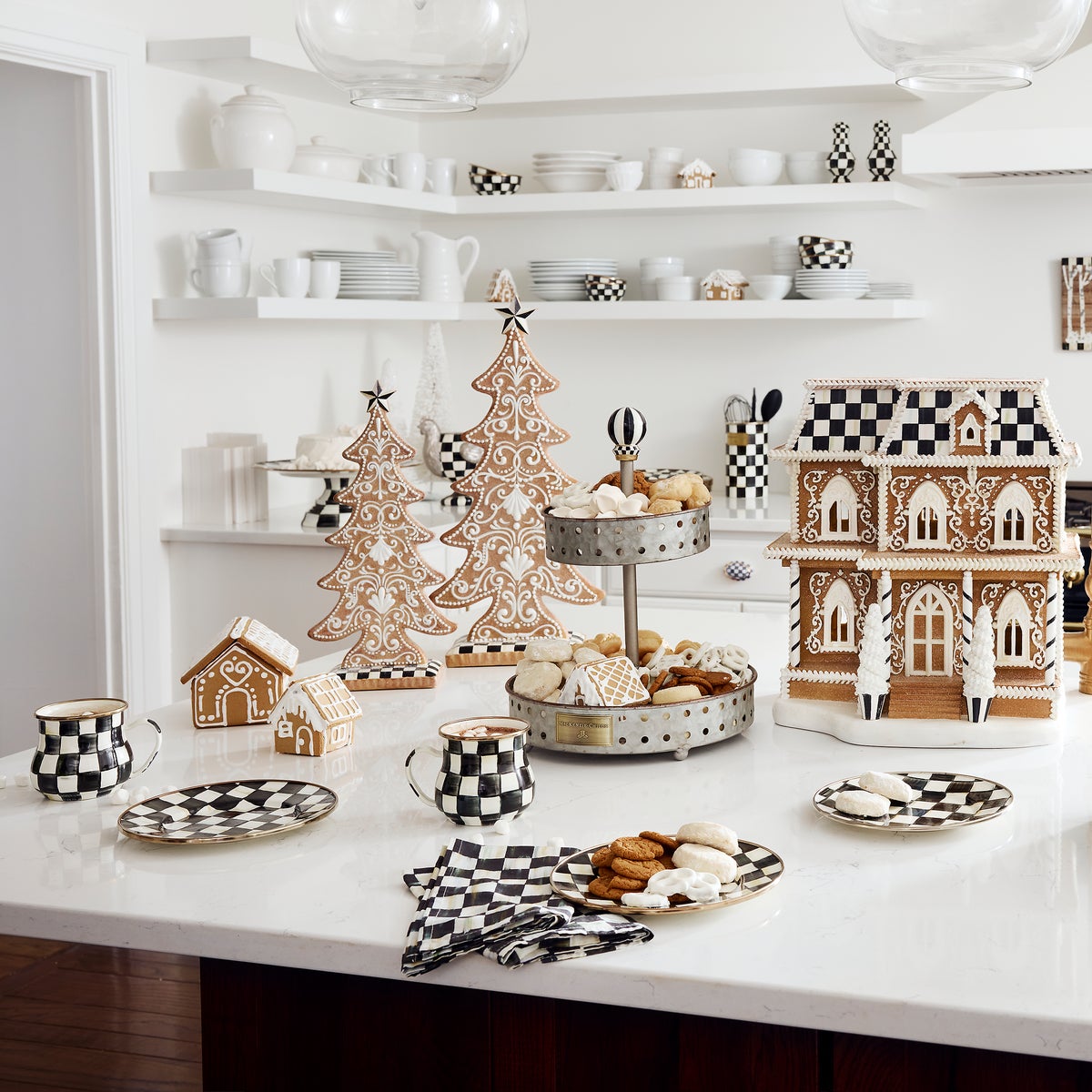 Gingerbread Illuminated House - Image 2
