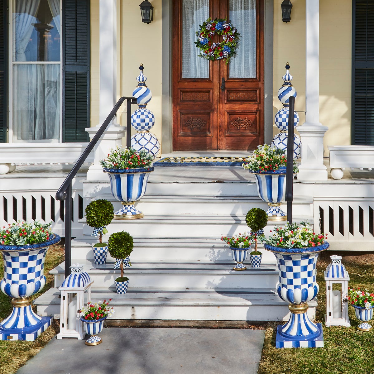 Royal Check Pedestal Urn - Image 4