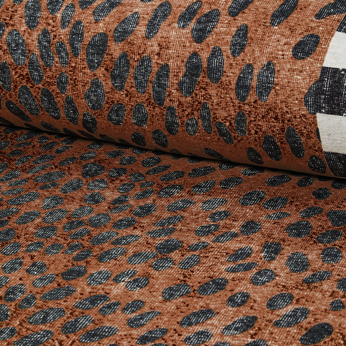 Cheetah 8' x 10' Washable Rug - Image 2