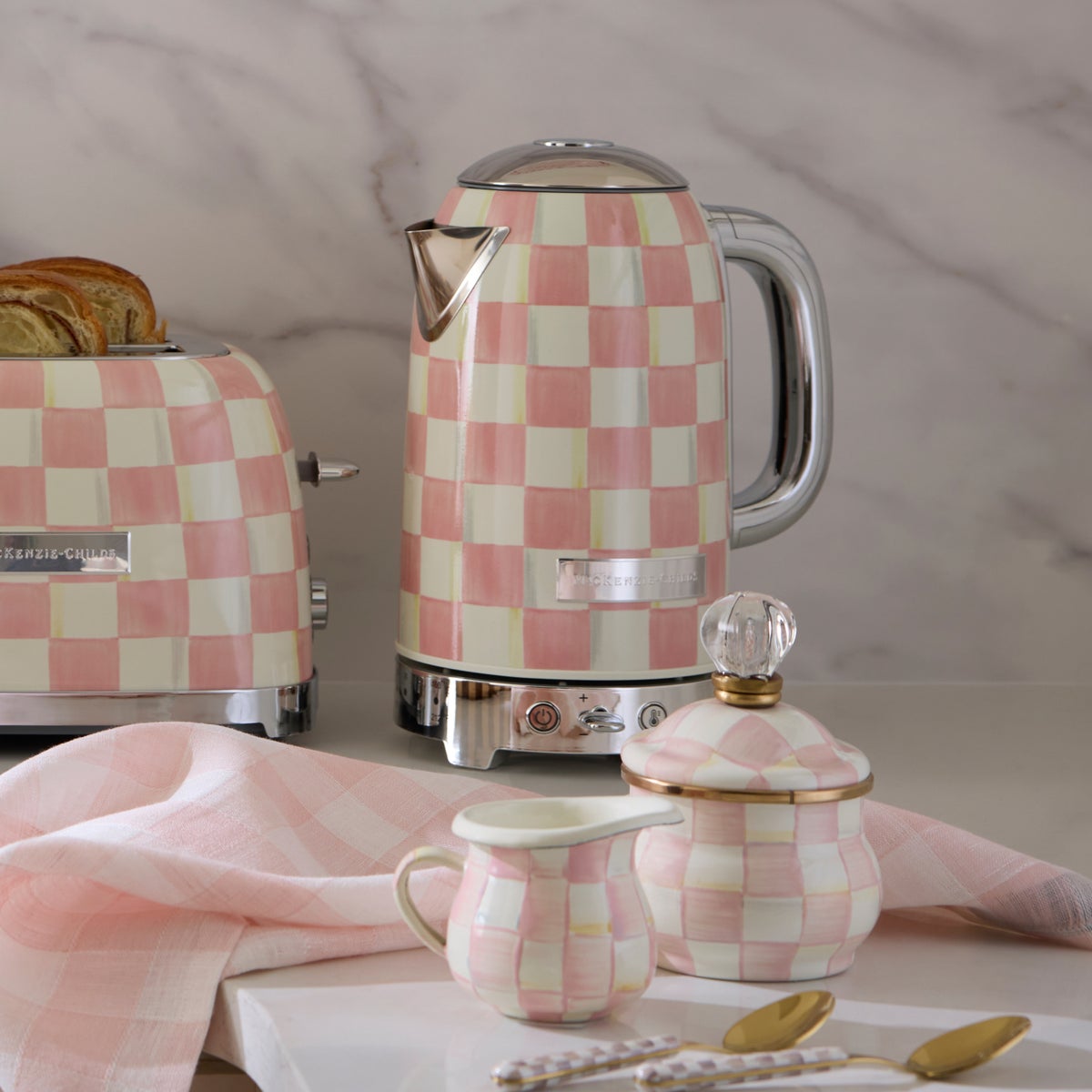 Rosy Check Electric Kettle - Image 4