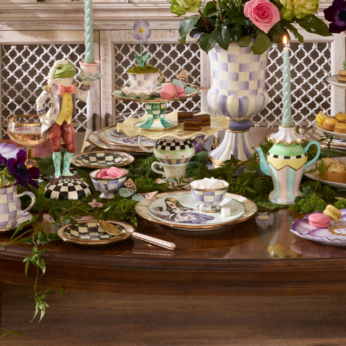 Wonderland Cake Stand - Image 3