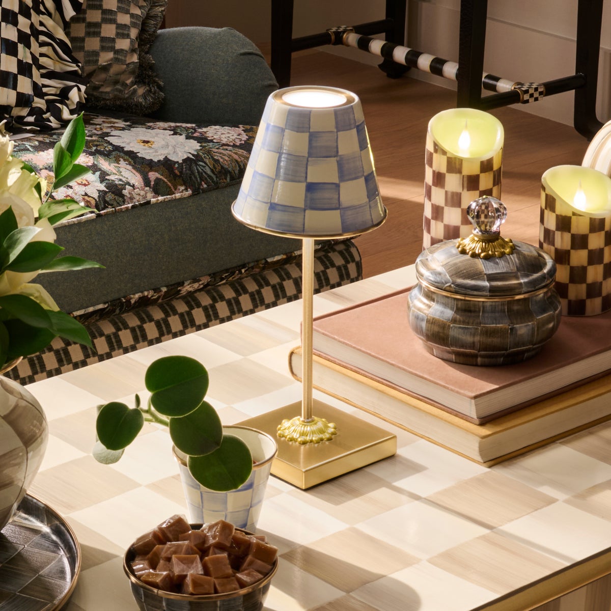 Sky Check LED Rechargeable Cafe Table Lamp - Image 5