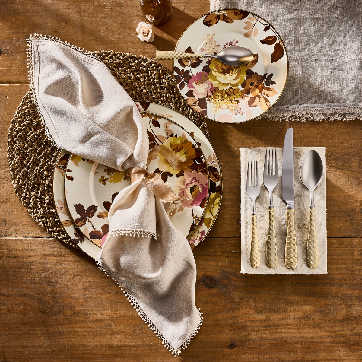 Wild Rose White Dinner Plate - Image 6