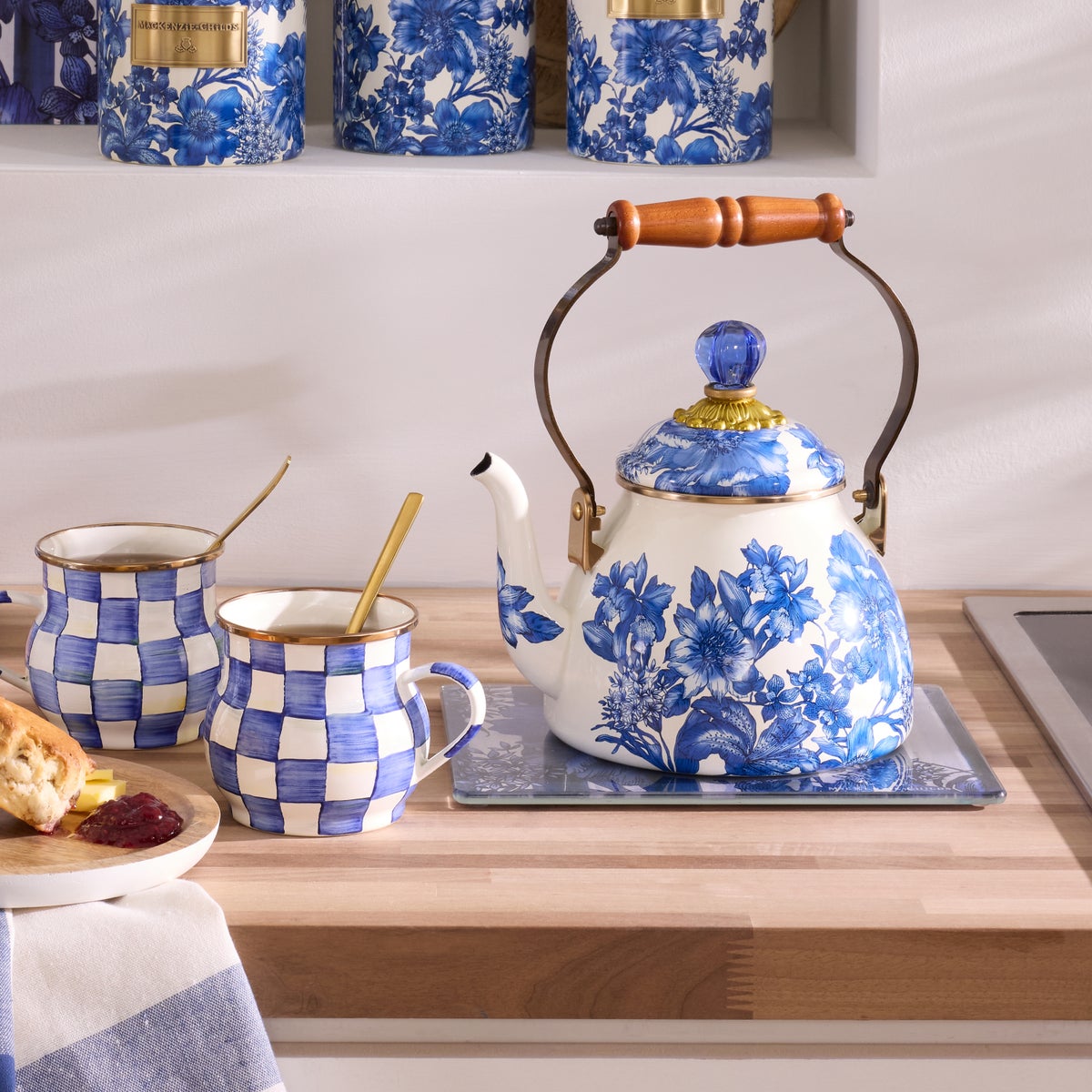 Royal English Garden 2 Quart Tea Kettle - Image 5