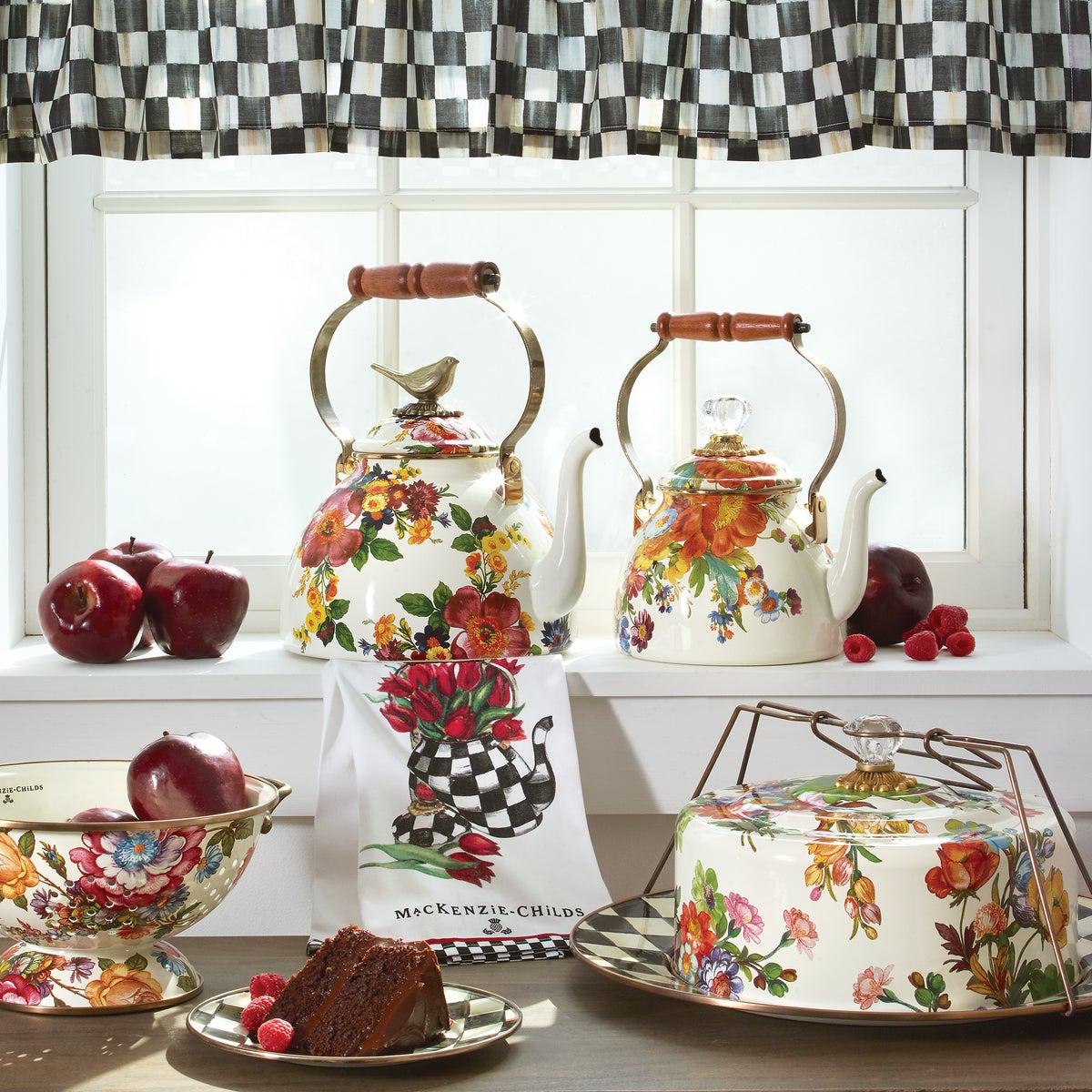 White Flower Market 2 Quart Tea Kettle - Image 7