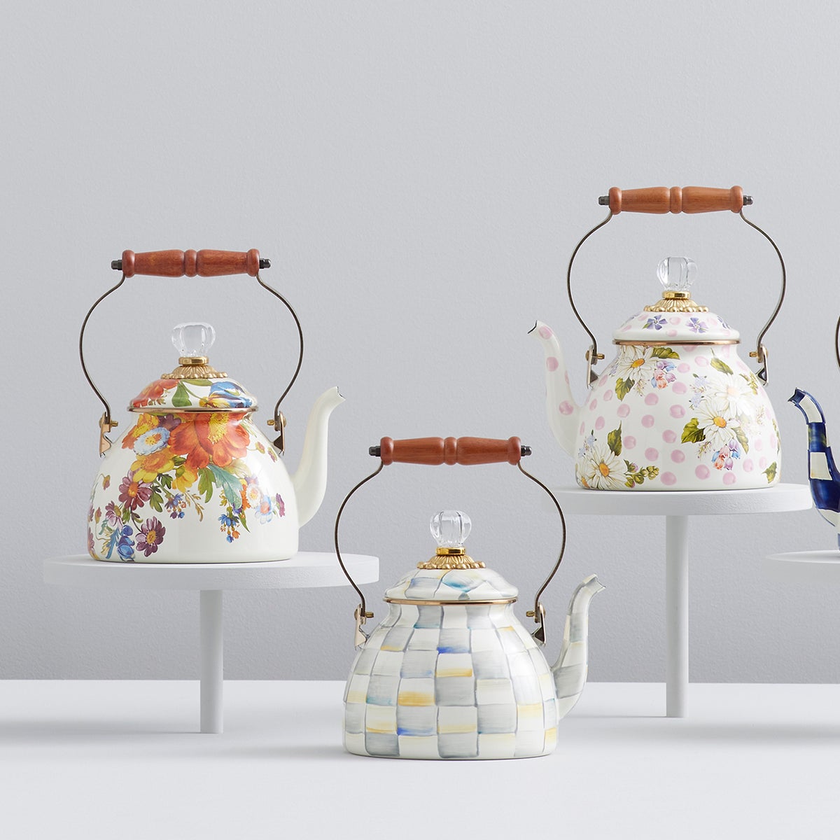 White Flower Market 2 Quart Tea Kettle - Image 8