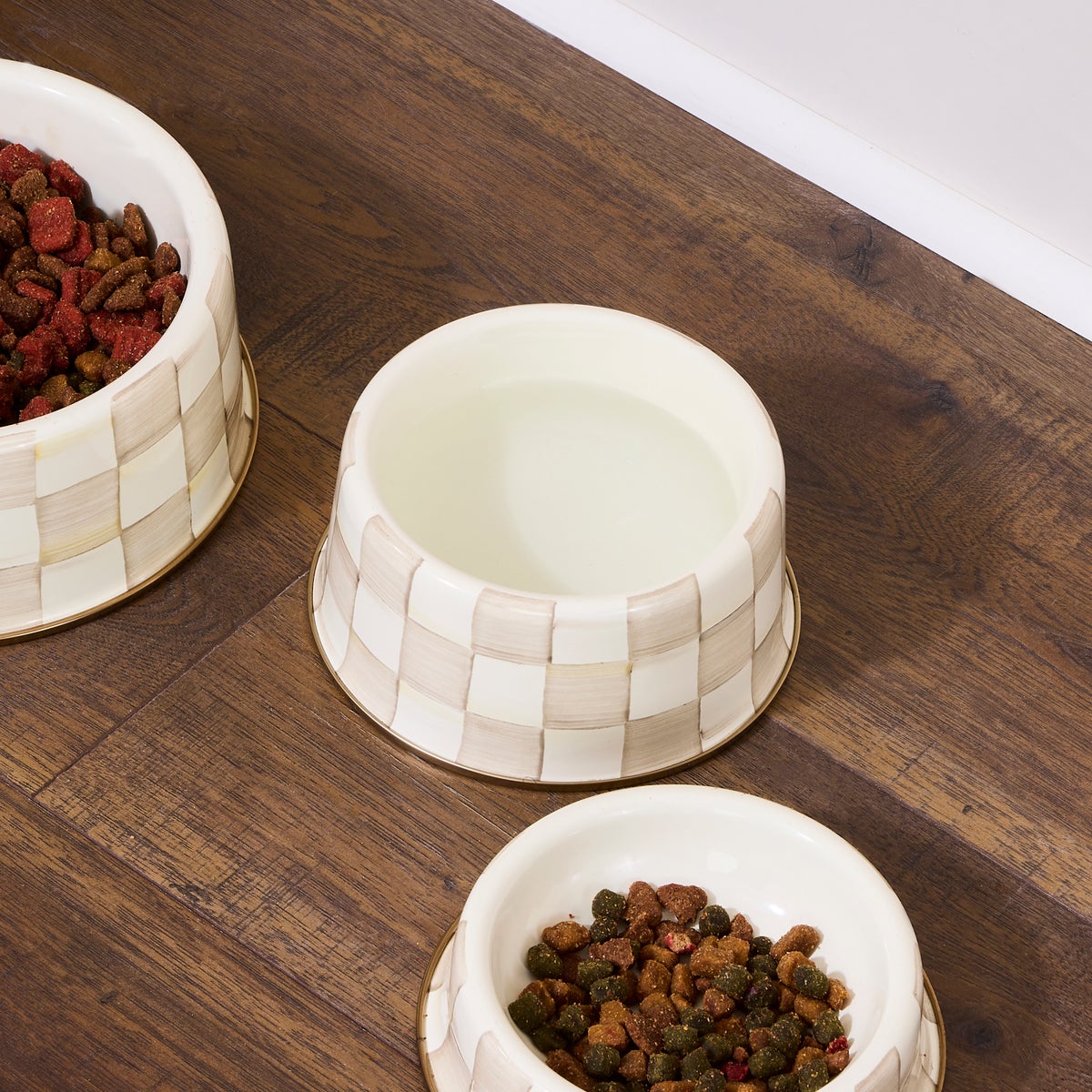 Mocha Check Medium Pet Dish - Image 2