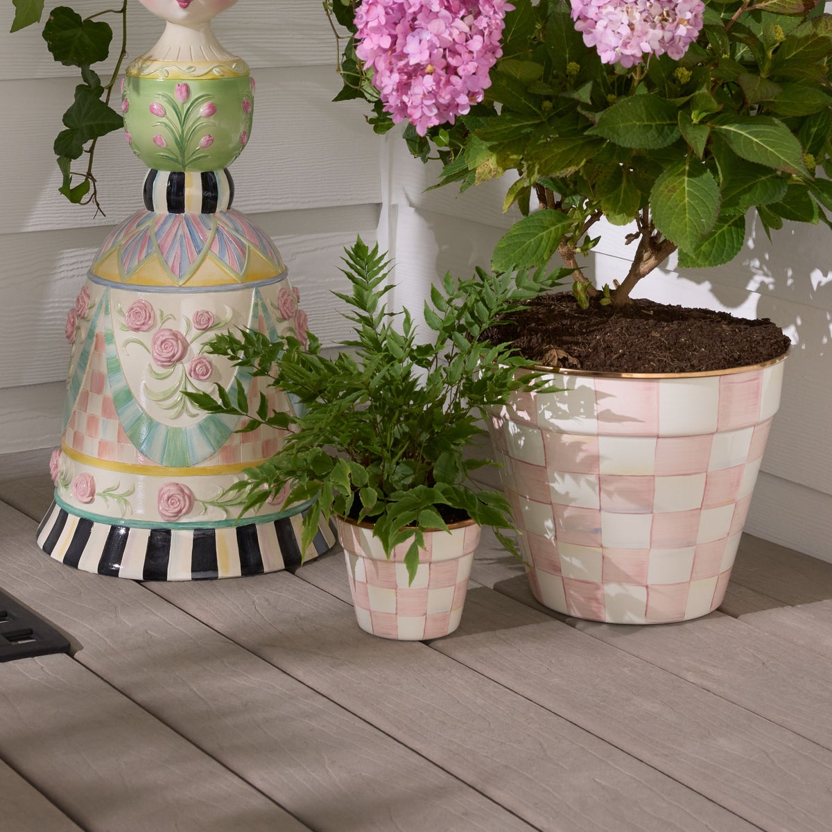 Rosy Check Small Garden Pot - Image 3